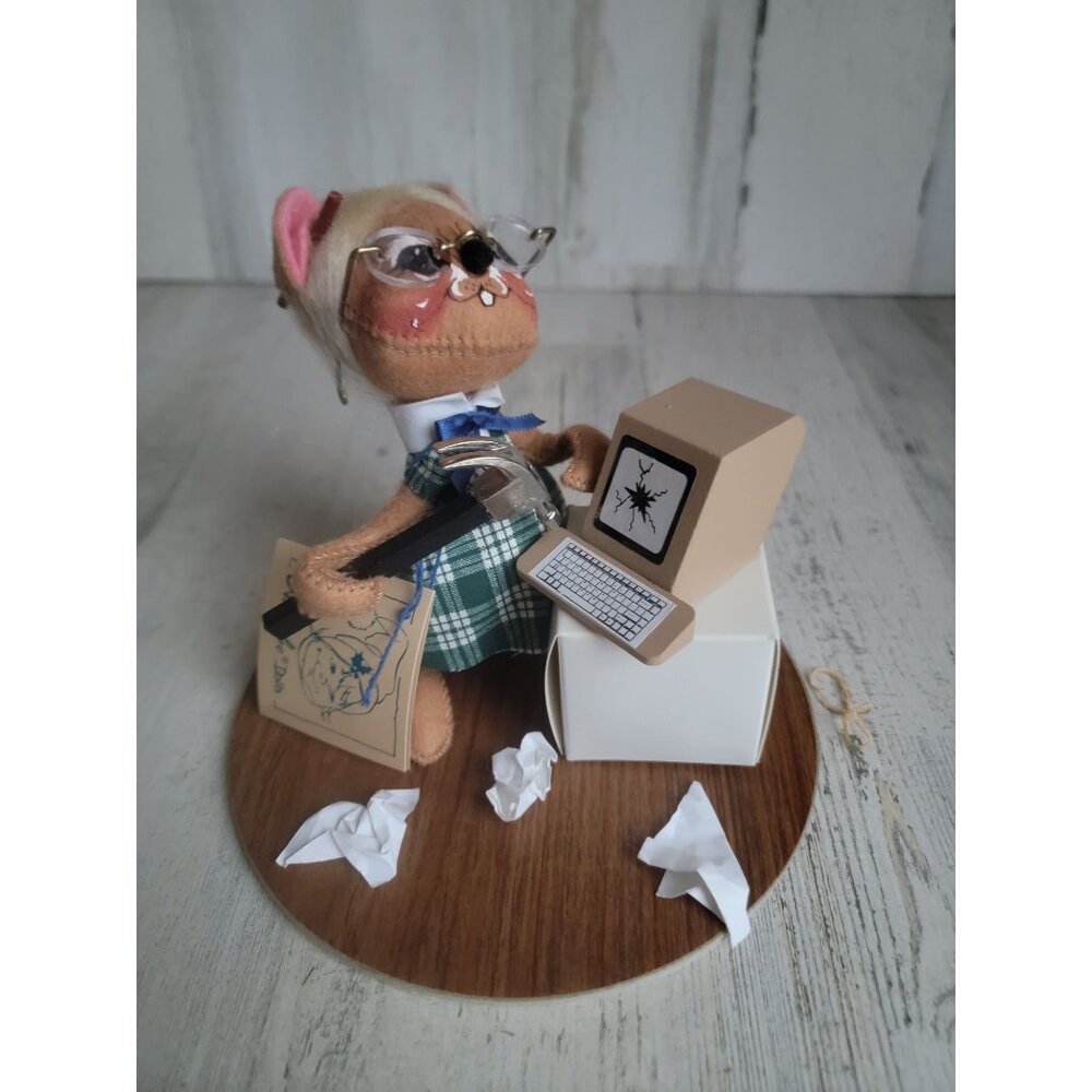 Annalee secretary mouse broken computer doll Society